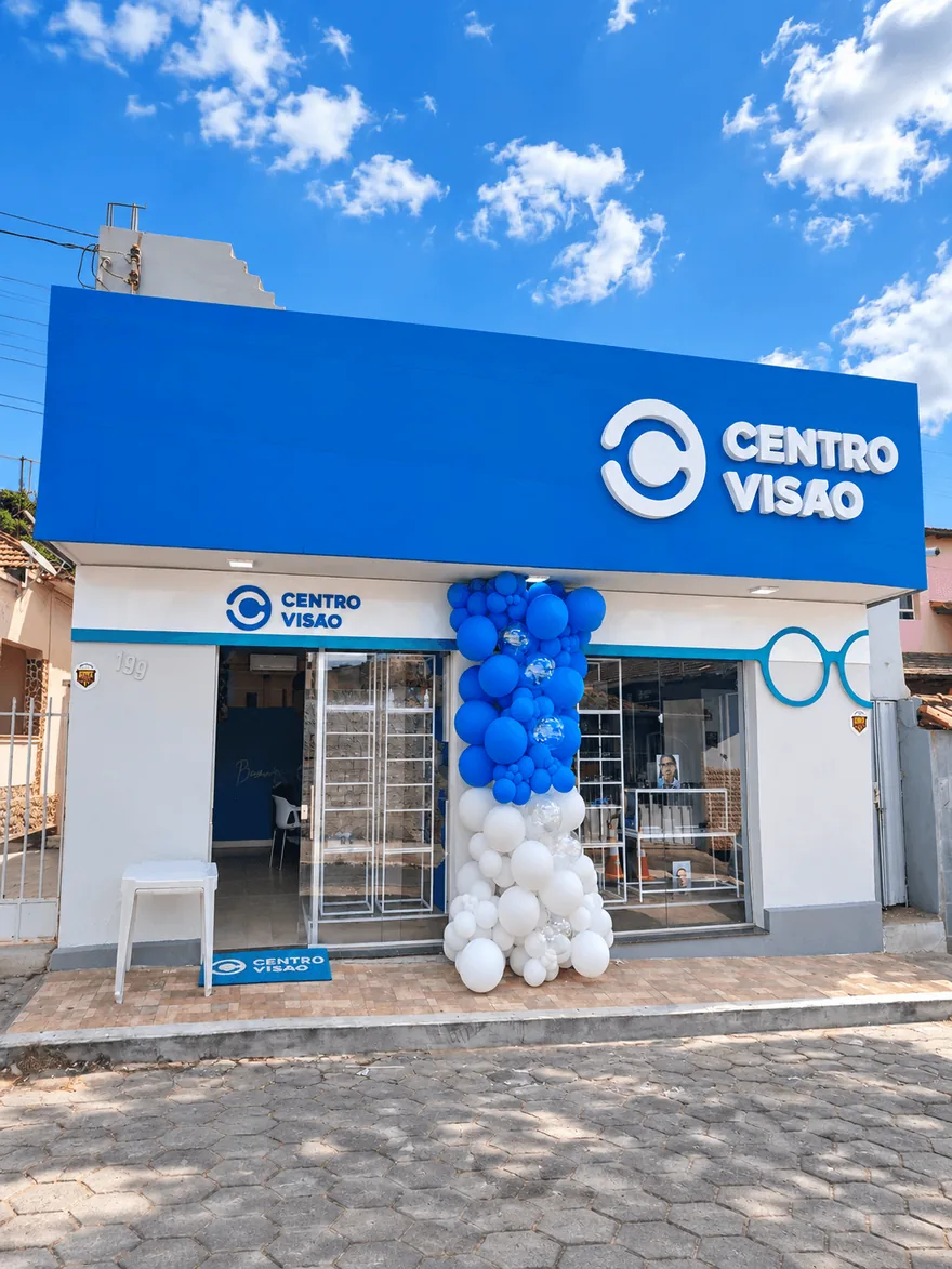 Fachada da Centro Visão Bocaiúva, na Rua Cônego Versiani.
